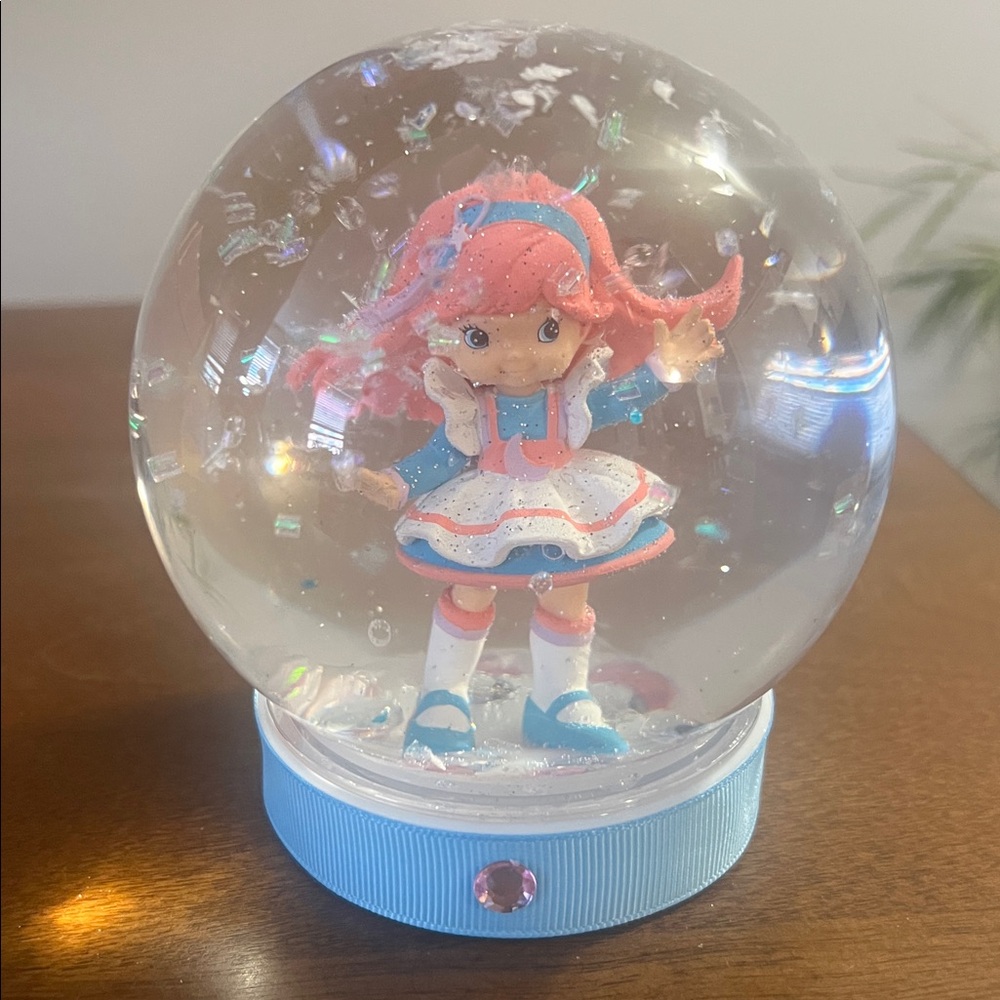 MOONGLOW Rainbow Bright Snow Globe